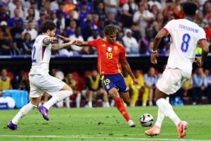 España derrotó 2-1 a Francia y jugará la final de la Eurocopa el próximo domingo - AlbertoNews