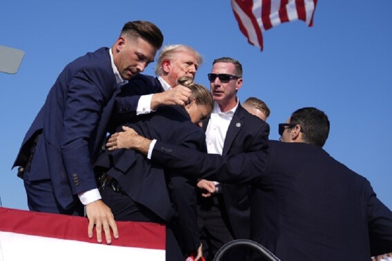 Evacúan a Donald Trump tras tiroteo en Pennsylvania