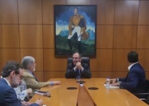 Excanciller Amorim llegó a Venezuela para presenciar jornada comicial