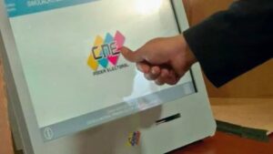 FANB despliega material electoral a lugares inhóspitos del país