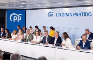 Feijóo y 'barones' del PP coinciden en que hay que ignorar a Vox tras la ruptura de los pactos autonómicos