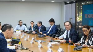 Fico Gutiérrez radicó proyecto para vender las acciones de EPM en Tigo-UNE