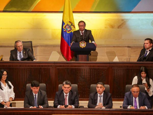 Gobierno: Petro pide disculpas por escándalo en la UNGRD | Gobierno | Economía