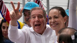 González Urrutia se lleva vianda a giras para evitar más cierre de locales.