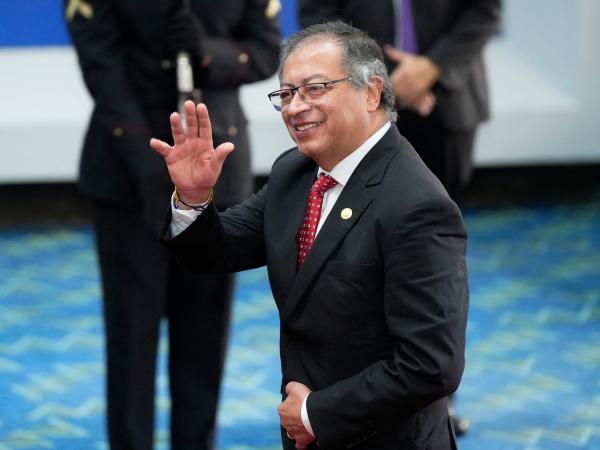 Gustavo Petro critica a alcaldes de la Costa Caribe por no bajar tarifas de la energía | Gobierno | Economía