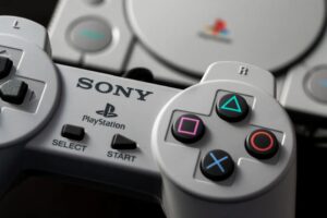 Ha tardado diez años en encontrarlo, pero este aficionado de la primera PlayStation ha conseguido uno de sus accesorios más raros del mundo