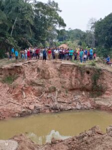 Habitantes de Curaima en Bolívar están incomunicados tras la caída del puente