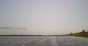Habitantes del Bajo Delta miran hacia Tucupita por la crecida del río Orinoco