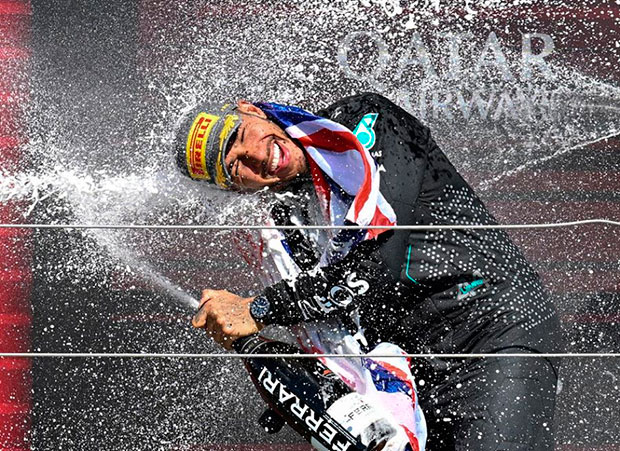 Hamilton brilla de nuevo en Silverstone con dos nuevos récords históricos en la F1
