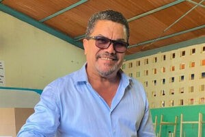"He intentado abrirme paso entre dos poderosos bloques"