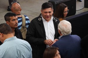 Hombres encapuchados detienen a opositor Freddy Superlano