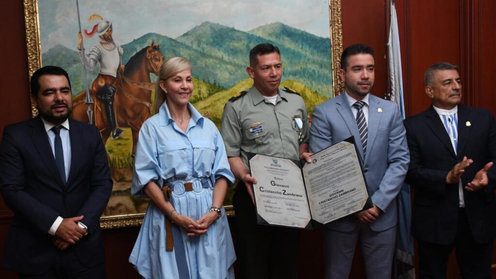 Homenaje a la Fuerza Pública en el Valle del Ca
