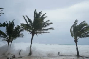 Huracán Beryl alcanza la categoría 4 y amenaza islas del Caribe