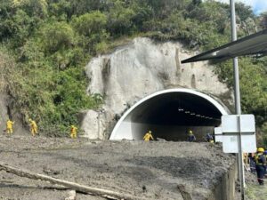 Invías reporta que se está restableciendo el paso en vía de La Línea | Infraestructura | Economía