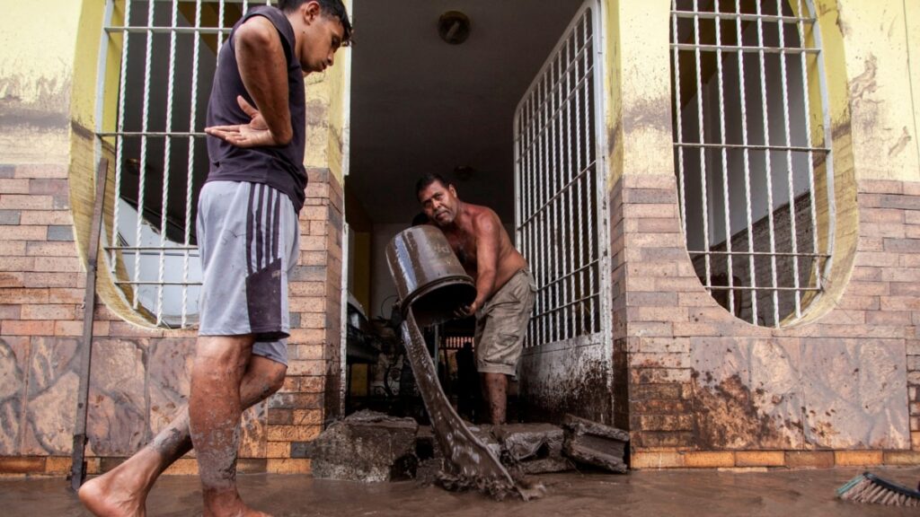 Jefe de obispos de Venezuela confirma “incidente desagradable” al llevar ayuda a ciudad inundada