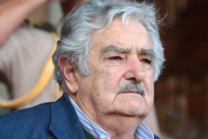 José Mujica estaría atravesando “el momento más difícil” de su tratamiento contra el cáncer, confirma su esposa