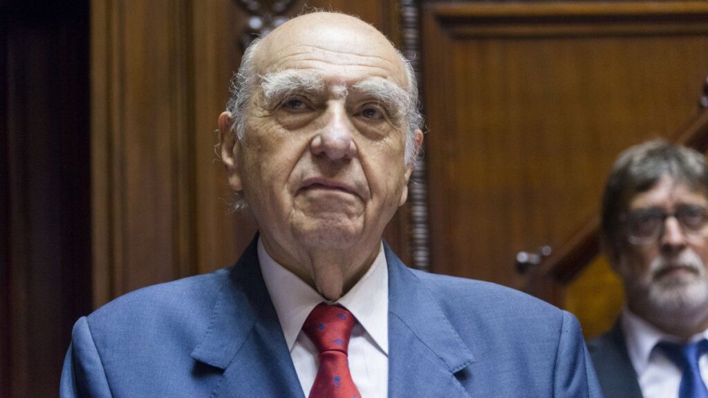 Julio María Sanguinetti sugirió que el PIT-CNT llevó adelante una campaña de desinformación