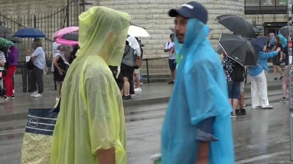 Julio empieza con lluvia en Barcelona