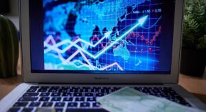 La economía de Aragón crecerá un 2,5% en 2024, pero se ralentiza en 2025 y se elevará el desempleo