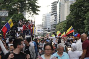 La fe opositora paseó por Caracas en el inicio de la campaña