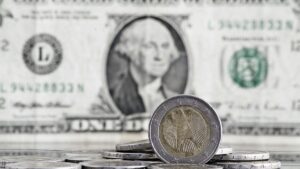 La libra esterilina y el euro avanzaron frente al dólar por la incertidumbre política en Europa