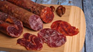La manera correcta de conservar el embutido para que dure más tiempo según los expertos