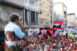 La oposición está buscando una hecatombe: Maduro