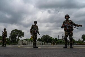 La policía dispara contra los manifestantes en Bangladés, el ejército desplegado - AlbertoNews