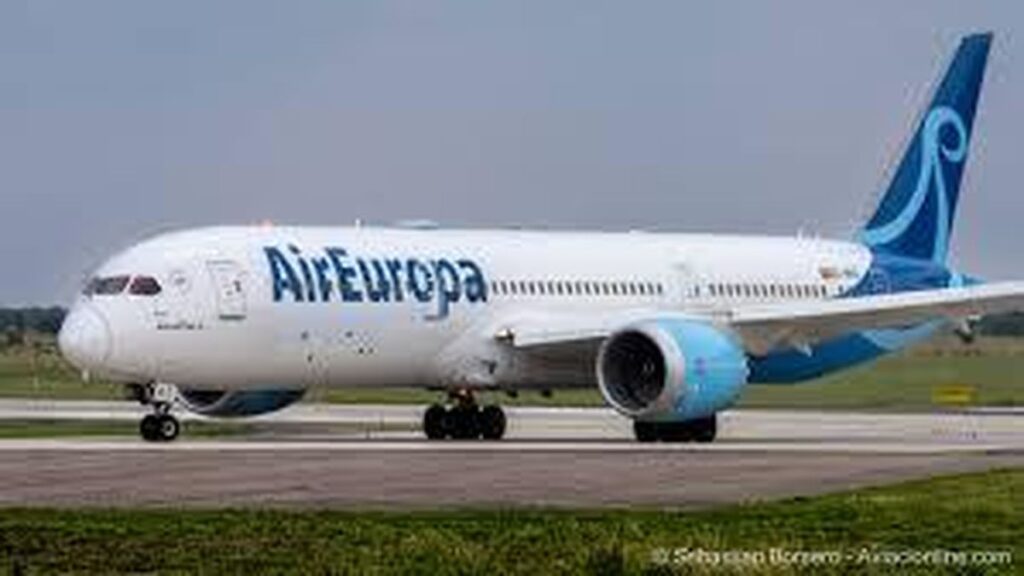 Llegaron a Uruguay los pasajeros del accidentado vuelo de AirEuropa
