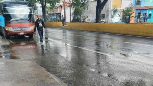 Lluvias y cambios de parada provocan caos en Catia la Mar