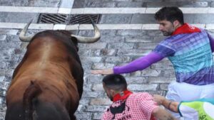 Los Sanfermines viven su segundo y peligroso encierro con 6 heridos