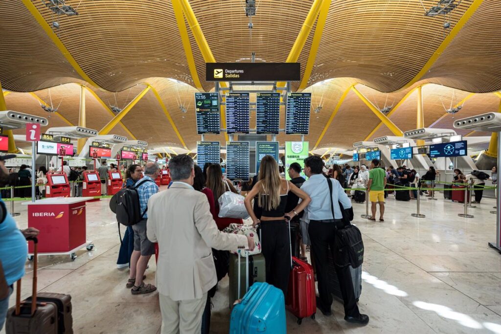 Los aeropuertos españoles cancelan 400 vuelos por la incidencia de Crowdstrike
