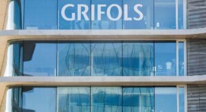 Los analistas creen que la acción de Grifols vale un 63% más que el precio al que cotiza