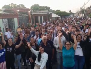 Los reportes de la mañana abriendo la votación para elegir al Presidente