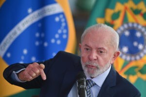 Lula pide a Maduro "respetar el proceso democrático" si pierde las elecciones