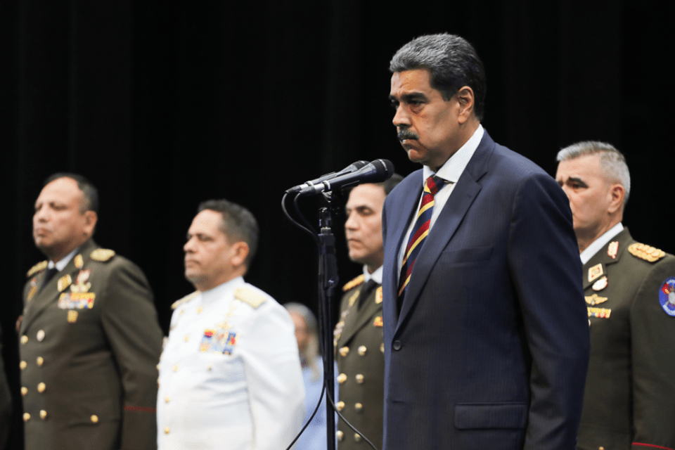 Maduro asciende a 514 oficiales de Casa Militar y Dgcim