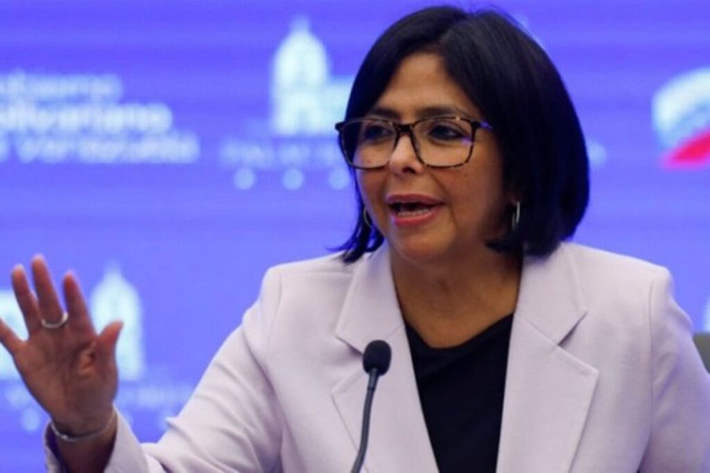 Maduro comunicó que Delcy Rodríguez sufrió accidente en Cumanacoa: "Quedó muy golpeada"