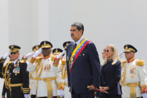 Maduro dice que lleva las riendas de la FAN y reitera petición de “defender lo nuestro”