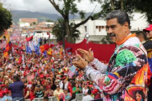 Maduro en Táchira: No podemos permitirles que traigan a los paramilitares