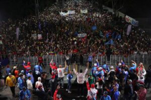Maduro en cierre de campaña: Vengo a comprometerme por el país