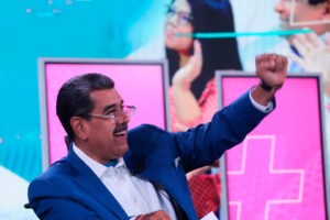 Maduro felicitó a la izquierda francesa por su triunfo en las elecciones legislativas