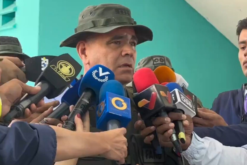 Maduro ha dado ejemplo de reconocimiento a los resultados: Padrino López