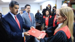 Maduro interpuso recurso de amparo en el TSJ