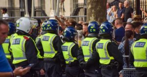 Más de un centenar de arrestos en una protesta en Londres tras el ataque en Southport