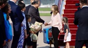 Meloni impulsa las relaciones con China tras abandonar Italia las Nuevas Rutas de la Seda
