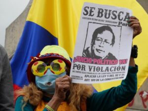 Militares retirados protestaron contra el Gobierno Petro en el Día de la Independencia | Gobierno | Economía