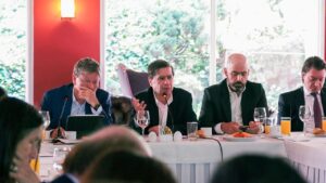 Ministro del Interior se reunió con miembros del Consejo Gremial