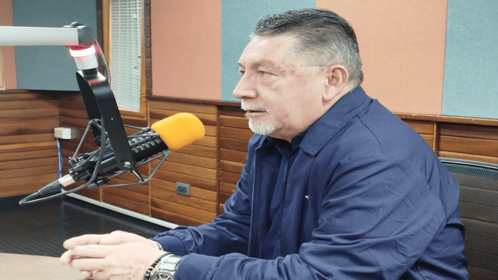 Ministro del Trabajo recomienda votar temprano