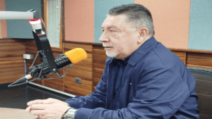 Ministro del Trabajo recomienda votar temprano