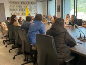 Mintrabajo y sindicatos logran acuerdo para levantar huelga | Gobierno | Economía